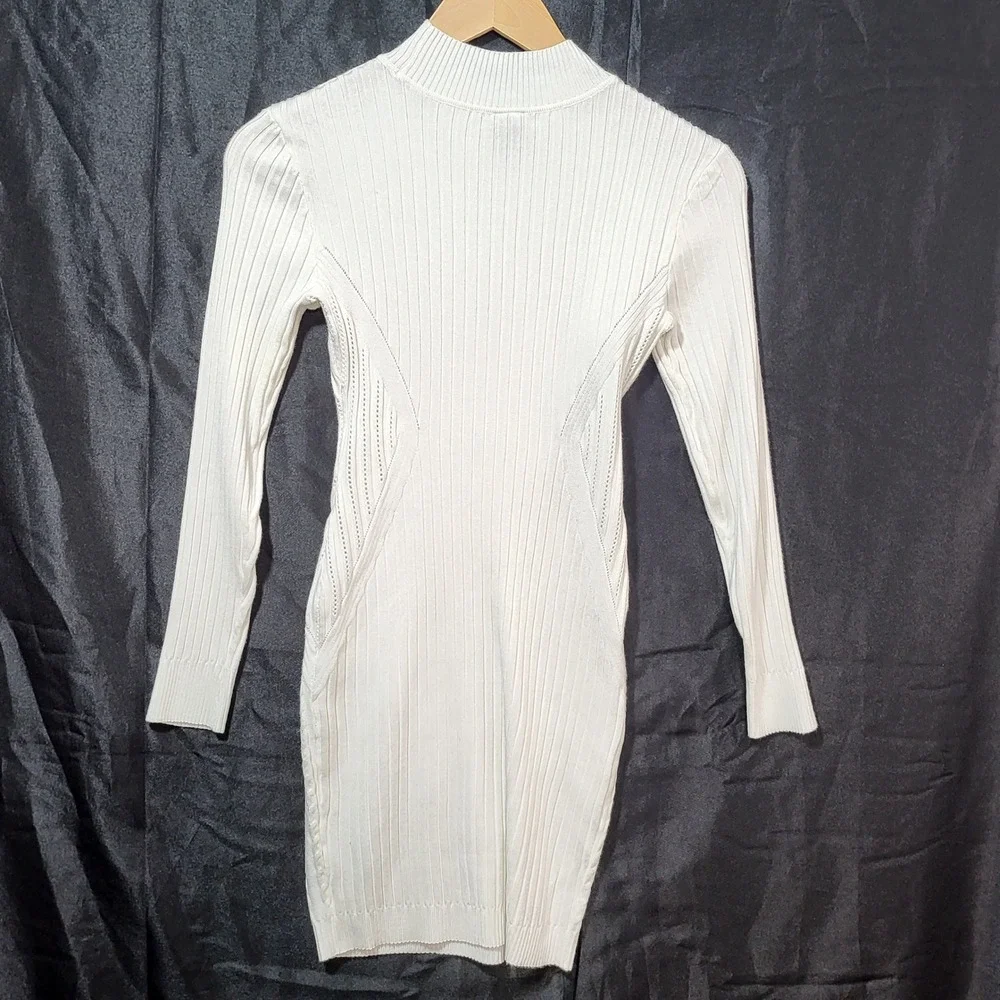 Windsor White Cable Knit Mock Neck Bodycon Mini Sweater Dress Medium RDAE5380WS